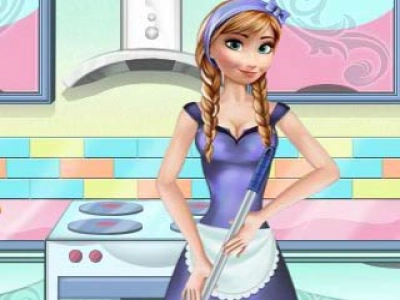 Anna Frozen Great Cleaning game screenshot